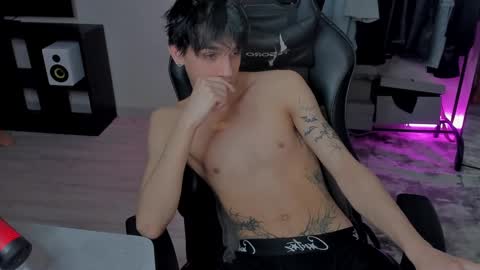 davis online show from February 20, 2025, 9:53 pm