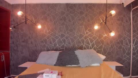 DAWA ANGELS online show from September 24, 2025, 5:11 am