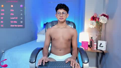 dawn_16 online show from November 11, 2025, 9:26 pm