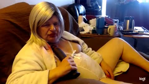 dawndoesall online show from March 8, 2025, 11:28 pm