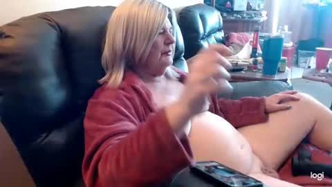 Snapshot of dawndoesall chatting on February 4, 2026, 5:41 pm dawndoesall online show from February 4, 2026, 5:41 pm