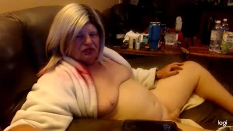 Snapshot of dawndoesall chatting on May 12, 2026, 2:52 am dawndoesall online show from May 12, 2026, 2:52 am