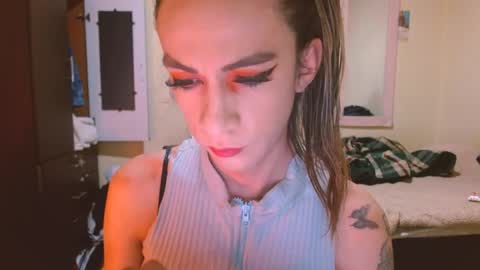 dayanna_01_ online show from May 22, 2026, 4:45 pm