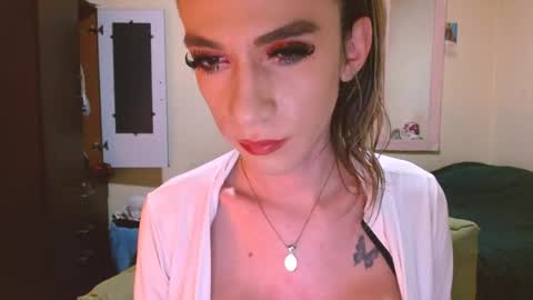 dayanna_01_ online show from June 1, 2026, 8:21 pm