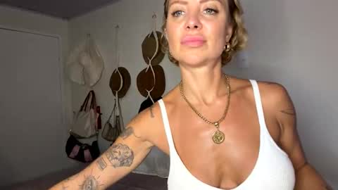 Dayoff online show from April 25, 2026, 2:03 am