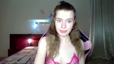 dazdrasmigdasue online show from January 26, 2025, 9:18 pm