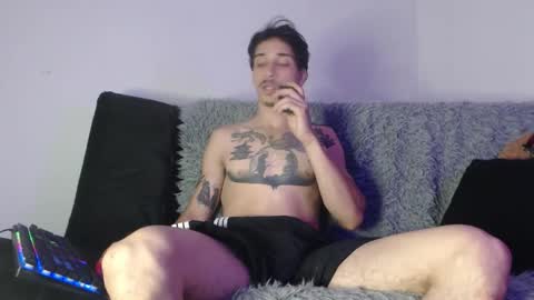 Snapshot of dazzayyy chatting on October 8, 2025, 1:25 am dazzayy online show from October 8, 2025, 1:25 am