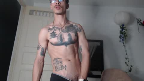 dazzayy online show from April 28, 2026, 2:27 am