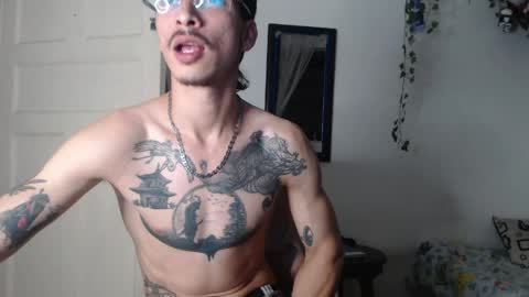 dazzayy online show from April 29, 2026, 2:04 am