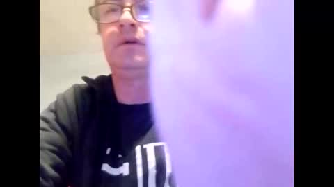 Dazzill online show from February 2, 2025, 7:46 pm