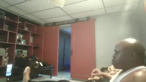 Snapshot of dcrush76 chatting on February 14, 2025, 7:28 am DCrush online show from February 14, 2025, 7:28 am