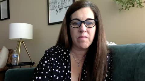 DDMolly online show from January 6, 2025, 5:16 pm