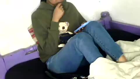 Snapshot of de_maskedcouple chatting on June 22, 2026, 12:24 am de_maskedcouple online show from June 22, 2026, 12:24 am