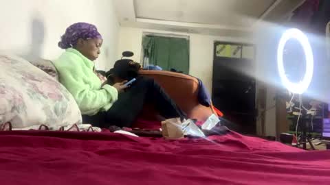 Snapshot of de_maskedcouple chatting on July 12, 2026, 1:40 am de_maskedcouple online show from July 12, 2026, 1:40 am