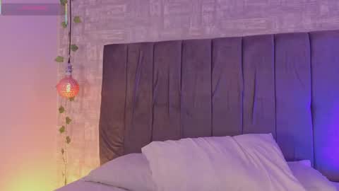 dea_athenea online show from November 29, 2025, 6:33 pm