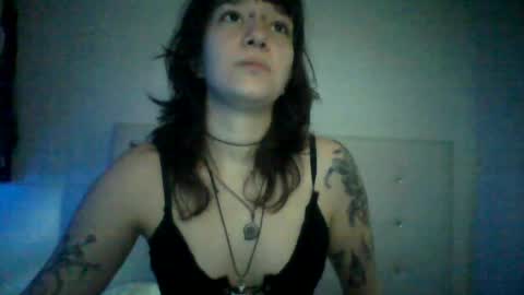 Snapshot of dead_moonxx chatting on July 21, 2026, 9:44 am dead_moonxx online show from July 21, 2026, 9:44 am