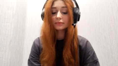 Snapshot of deandreaschomin chatting on March 31, 2026, 4:35 am Mia online show from March 31, 2026, 4:35 am