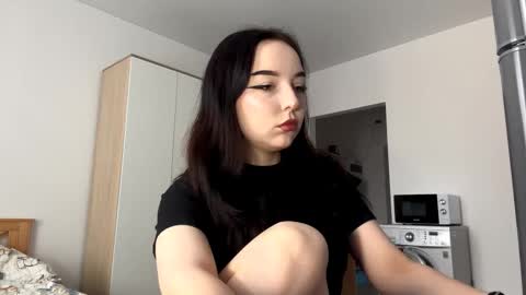 Snapshot of deannabonefield chatting on December 18, 2025, 6:08 am I am Hannah ntmu online show from December 18, 2025, 6:08 am