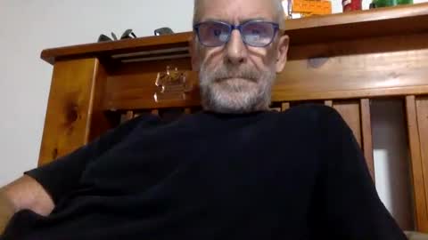 Snapshot of deanofflove2210 chatting on January 8, 2025, 5:59 am deanofflove2210 online show from January 8, 2025, 5:59 am