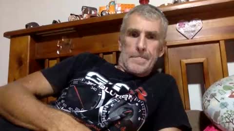Snapshot of deanofflove2210 chatting on February 3, 2025, 6:02 am deanofflove2210 online show from February 3, 2025, 6:02 am