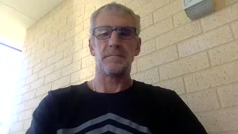 Snapshot of deanofflove2210 chatting on February 6, 2025, 4:42 am deanofflove2210 online show from February 6, 2025, 4:42 am