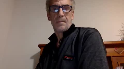 Snapshot of deanofflove2210 chatting on March 10, 2025, 4:28 am deanofflove2210 online show from March 10, 2025, 4:28 am