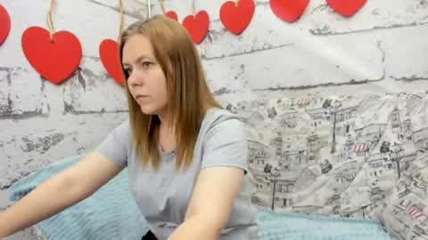 Snapshot of dear_hollyy chatting on May 29, 2026, 1:14 am Holly online show from May 29, 2026, 1:14 am