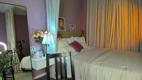 Snapshot of dearly_emily chatting on June 13, 2026, 5:22 pm Emily GMT2 Mon 10 AM - 4 PM Wed 10 AM - 4 PM Thu 10 AM - 4 PM Fri 10 AM - 4 PM Sat 10 AM - 4 PM online show from June 13, 2026, 5:22 pm