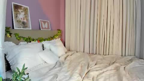 Snapshot of dearly_emily chatting on July 12, 2026, 5:26 pm Emily GMT2 Mon 10 AM - 4 PM Wed 10 AM - 4 PM Thu 10 AM - 4 PM Fri 10 AM - 4 PM Sat 10 AM - 4 PM online show from July 12, 2026, 5:26 pm