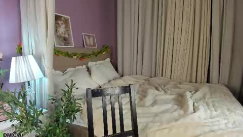 Snapshot of dearly_emily chatting on July 18, 2026, 5:17 pm Emily GMT2 Mon 10 AM - 4 PM Wed 10 AM - 4 PM Thu 10 AM - 4 PM Fri 10 AM - 4 PM Sat 10 AM - 4 PM online show from July 18, 2026, 5:17 pm