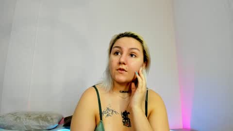 Debbie Mon Tue Fri Sun Sat GMT 3 1000am - 0400pm  online show from December 2, 2024, 9:28 pm