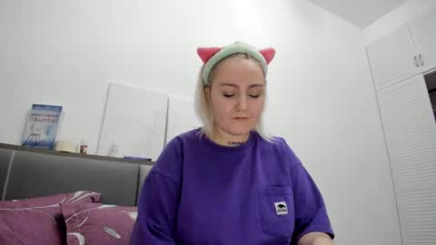 Debbie Mon Tue Fri Sun Sat GMT 3 1000am - 0400pm  online show from February 12, 2025, 8:40 pm