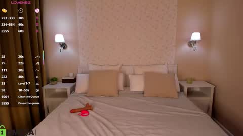 Jennifer online show from November 19, 2025, 10:54 pm