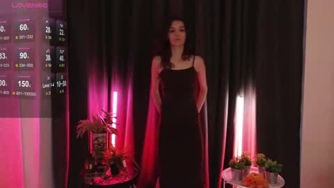 Eva online show from November 19, 2025, 5:13 pm