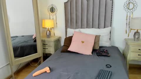 Debora online show from February 17, 2025, 2:37 pm