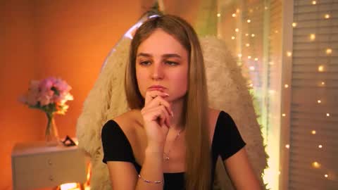 Debora online show from March 4, 2026, 6:19 am