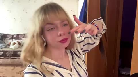 Snapshot of deboraschurer chatting on July 14, 2026, 7:24 am Jenny online show from July 14, 2026, 7:24 am