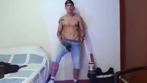 Snapshot of deconrios chatting on February 1, 2025, 10:55 pm Santiago online show from February 1, 2025, 10:55 pm