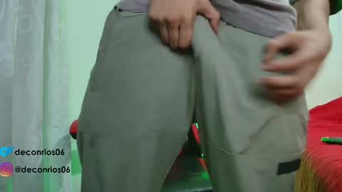 Snapshot of deconrios chatting on December 16, 2025, 2:05 am Santiago online show from December 16, 2025, 2:05 am