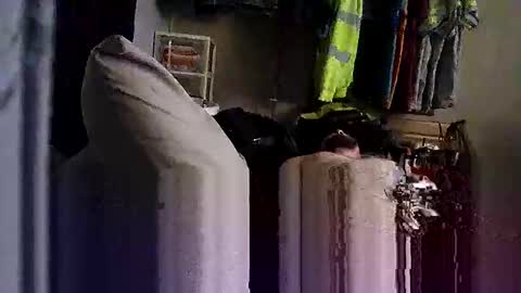 decoyx5o5 online show from February 10, 2025, 5:58 am