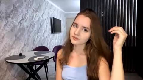 Anna online show from September 21, 2025, 5:03 pm