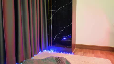 deedeedoll online show from November 15, 2025, 1:25 am