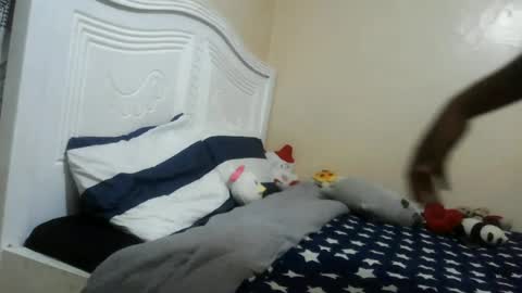 Snapshot of deedzee chatting on June 25, 2026, 5:39 pm deedzee online show from June 25, 2026, 5:39 pm