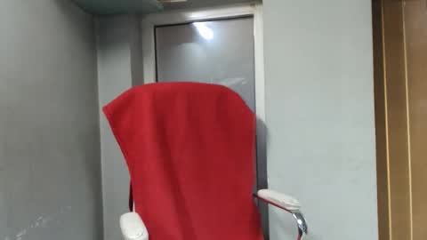 hi guys i m a cute milf i m here for good time and nice people pls be respectfool and enjoy me online show from October 1, 2025, 8:42 am