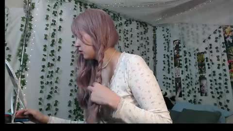 deermiracle online show from December 18, 2025, 10:43 am