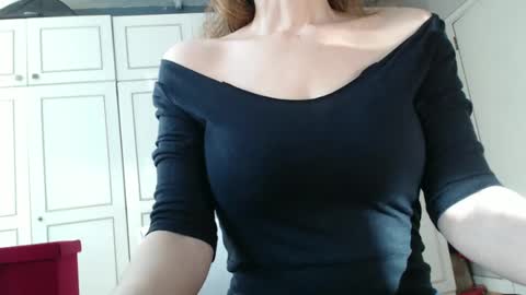 Snapshot of deessedivine chatting on March 1, 2025, 3:05 pm KamiDevi online show from March 1, 2025, 3:05 pm