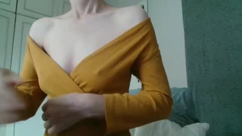 Snapshot of deessedivine chatting on September 25, 2025, 1:48 pm KamiDevi online show from September 25, 2025, 1:48 pm