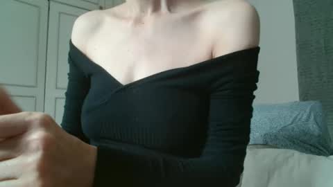 Snapshot of deessedivine chatting on September 27, 2025, 2:22 pm KamiDevi online show from September 27, 2025, 2:22 pm