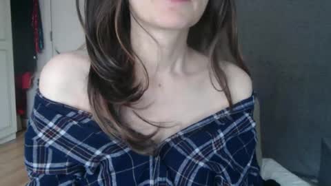 Snapshot of deessedivine chatting on November 15, 2025, 2:35 pm KamiDevi online show from November 15, 2025, 2:35 pm