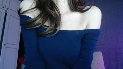 Snapshot of deessedivine chatting on November 29, 2025, 3:37 pm KamiDevi online show from November 29, 2025, 3:37 pm